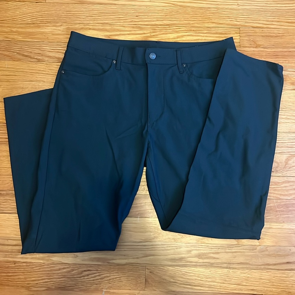 MENS charcoal grey active flex pants. 34x32
